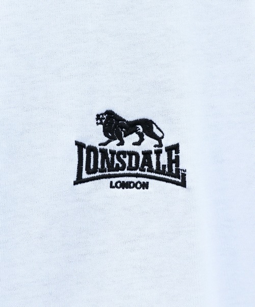 LONSDALE(ロンズデール)の「LONSDALE ワンポイント刺繍ポケットTシャツ(Tシャツ/カットソー・メンズ・ホワイト/ブラック・SMALL/X-LARGE/LARGE/MEDIUM)」の4枚目の写真