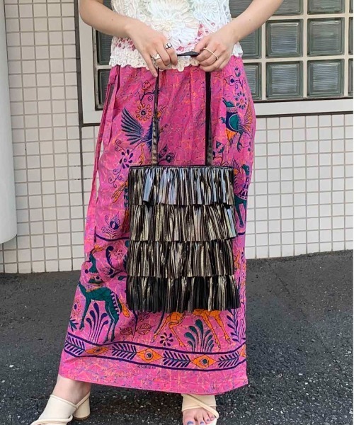 Casselini（キャセリーニ）の「Casselini(キャセリーニ)プリーツフリルトート（トートバッグ・レディース・ブラック/シルバー/ゴールド/ブロンズ/グレー/ベージュ/ピンク・FREE）」の7枚目の写真