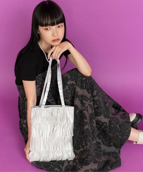 Casselini（キャセリーニ）の「Casselini(キャセリーニ)プリーツフリルトート（トートバッグ・レディース・ブラック/シルバー/ゴールド/ブロンズ/グレー/ベージュ/ピンク・FREE）」の15枚目の写真