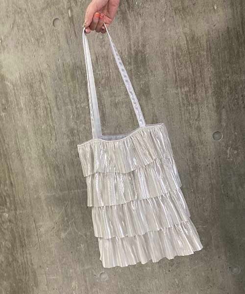 Casselini（キャセリーニ）の「Casselini(キャセリーニ)プリーツフリルトート（トートバッグ・レディース・ブラック/シルバー/ゴールド/ブロンズ/グレー/ベージュ/ピンク・FREE）」の13枚目の写真