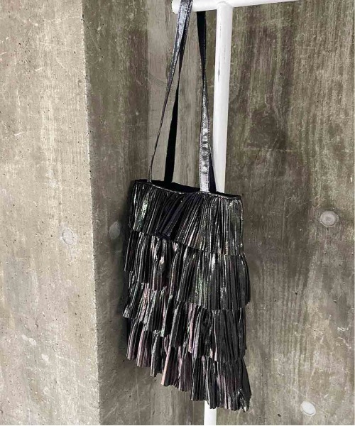 Casselini（キャセリーニ）の「Casselini(キャセリーニ)プリーツフリルトート（トートバッグ・レディース・ブラック/シルバー/ゴールド/ブロンズ/グレー/ベージュ/ピンク・FREE）」の22枚目の写真