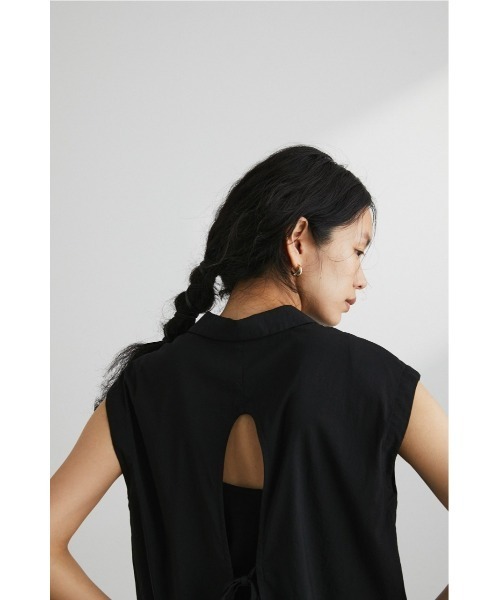 STYLEMIXER(スタイルミキサー)の「バックラウンドカッティングシャツ(シャツ/ブラウス・レディース・ブラック/ライトベージュ/ライム・FREE)」の8枚目の写真