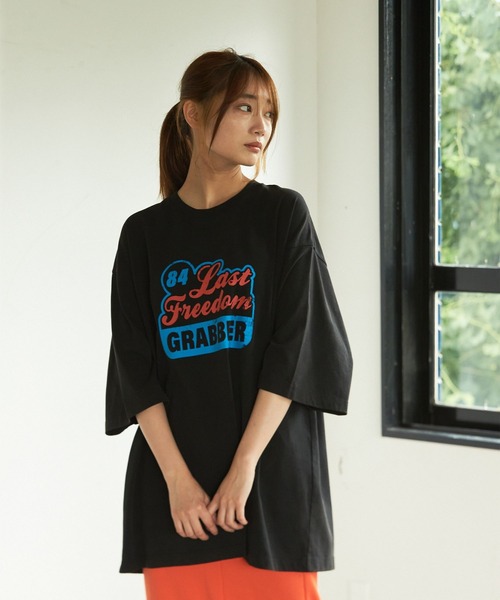 PBLIM(ページボーイリム)の「PAGEBOYLIM/レトロボードT(Tシャツ/カットソー・レディース・ブラック/ブラウン・MEDIUM/LARGE)」の3枚目の写真