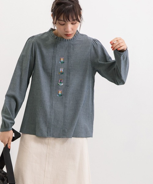 POU DOU DOU(プードゥドゥ)の「刺繍スタンドフリルブラウス(シャツ/ブラウス・レディース・オフホワイト/インディゴブルー/ミント・3)」の7枚目の写真