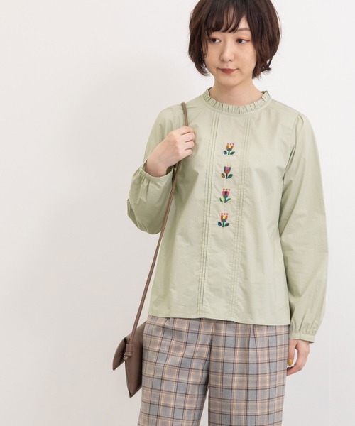 POU DOU DOU(プードゥドゥ)の「刺繍スタンドフリルブラウス(シャツ/ブラウス・レディース・オフホワイト/インディゴブルー/ミント・3)」の12枚目の写真