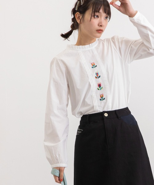 POU DOU DOU(プードゥドゥ)の「刺繍スタンドフリルブラウス(シャツ/ブラウス・レディース・オフホワイト/インディゴブルー/ミント・3)」の22枚目の写真