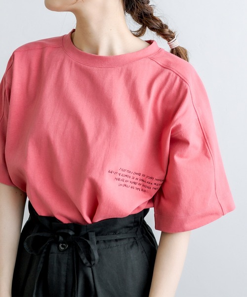 PUAL CE CIN（ピュアルセシン）の「ロゴフロッキー／刺繍Tシャツ（Tシャツ/カットソー・レディース・ベージュ/ピンク/ブルー/ナチュラル・FREE）」の4枚目の写真