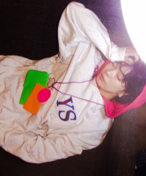 TASINAMI(タシナミ)の「TASINAMI 蛍光レザー マルチポーチショルダー (TA-2062)(ショルダーバッグ・レディース・グリーン系その他/イエロー系その他/オレンジ系その他/ピンク系その他・FREE)」の2枚目の写真