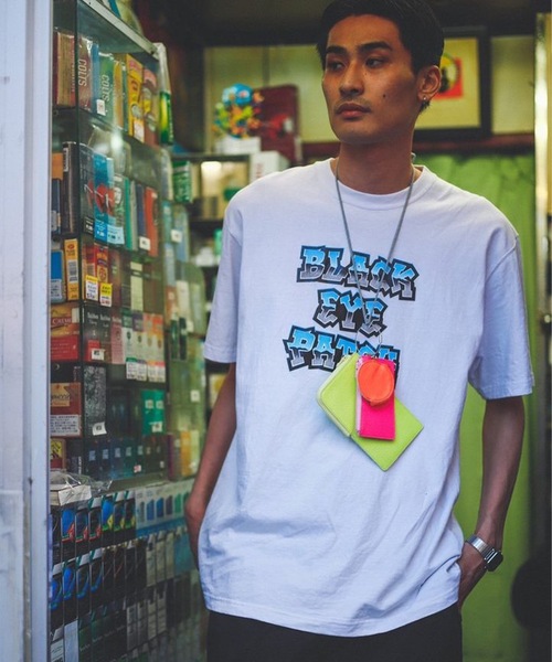 TASINAMI(タシナミ)の「TASINAMI 蛍光レザー マルチポーチショルダー (TA-2062)(ショルダーバッグ・レディース・グリーン系その他/イエロー系その他/オレンジ系その他/ピンク系その他・FREE)」の1枚目の写真