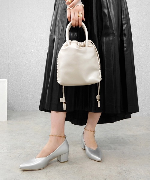 alala（アララ）の「4WAYアンクレットヒールパンプス　＜ パール・チェーン＞（パンプス・レディース・ブラック/アイボリー/ブラック系1/ブルー系1/シルバー・S/M/L/LL）」の14枚目の写真