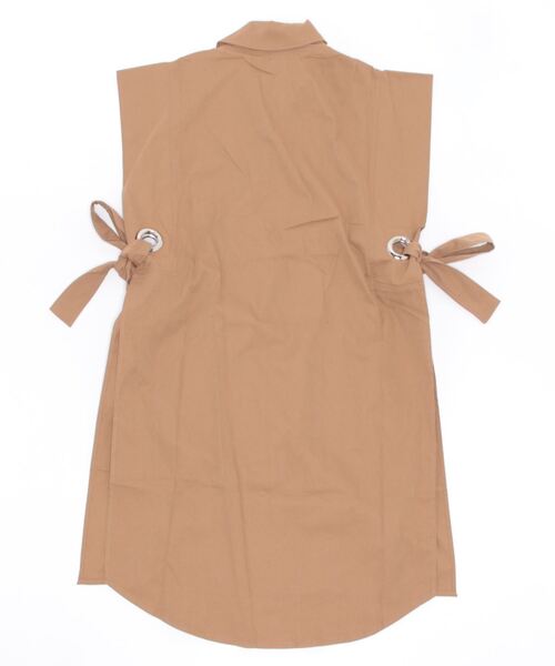 CPCM(シーピーシーエム)の「2WAYポンチョ風ハトメトレンチ(トレンチコート・レディース・ベージュ/ブラウン/カーキ・FREE)」の4枚目の写真
