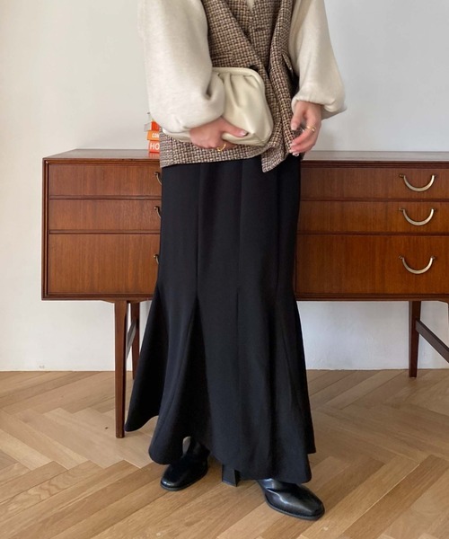 archives(アルシーヴ)の「マチ付きマーメイドスカート(無地)(スカート・レディース・チャコールグレー/ブラック/ブラウン/アイボリー/ダークブラウン・MEDIUM)」の21枚目の写真
