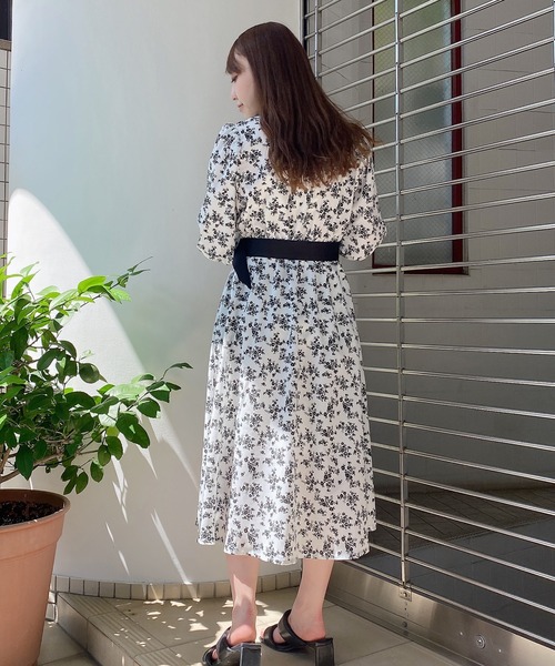 TORTE（トルテ）の「シャツギャザーワンピース（ワンピース・レディース・ホワイト系その他/ブラック系その他/グリーン系その他/ライトグリーン/レッド系その他・FREE）」の13枚目の写真