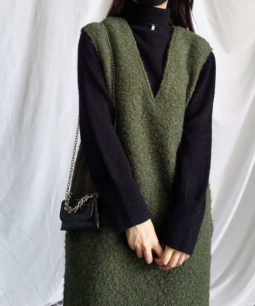 me+em select（ミームセレクト）の「※【 ４色展開 】フェイクウールボアＶネックジャンスカワンピース【 ポケット付き 】（ジャンパースカート・レディース・グレイッシュベージュ/ブラック/カーキ/モカ・FREE）」の9枚目の写真