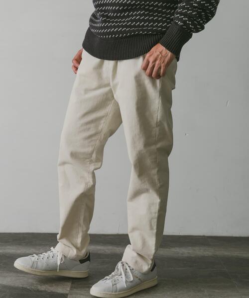 URBAN RESEARCH DOORS（アーバンリサーチドアーズ）の「コーデュロイ テーパードトラウザー（その他パンツ・メンズ・ネイビー/キャメル/グリーン/ブラウン/オフホワイト/チャコールグレー・SMALL/MEDIUM/LARGE）」の11枚目の写真