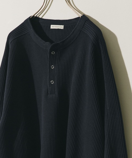 URBAN RESEARCH DOORS(アーバンリサーチドアーズ)の「『UR TECH』ワッフルヘンリーネックTシャツ(Tシャツ/カットソー・メンズ・ベージュ系その他/グリーン/ネイビー/ブラック・MEDIUM/LARGE)」の4枚目の写真