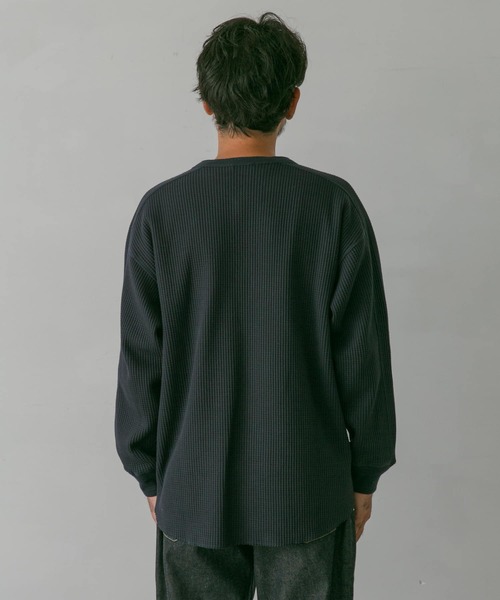 URBAN RESEARCH DOORS(アーバンリサーチドアーズ)の「『UR TECH』ワッフルヘンリーネックTシャツ(Tシャツ/カットソー・メンズ・ベージュ系その他/グリーン/ネイビー/ブラック・MEDIUM/LARGE)」の16枚目の写真