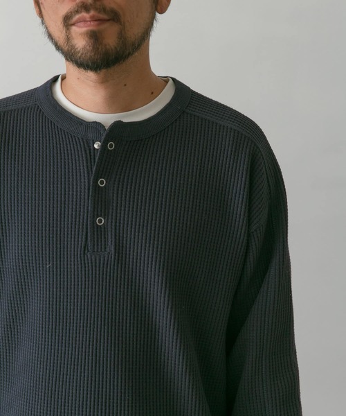 URBAN RESEARCH DOORS(アーバンリサーチドアーズ)の「『UR TECH』ワッフルヘンリーネックTシャツ(Tシャツ/カットソー・メンズ・ベージュ系その他/グリーン/ネイビー/ブラック・MEDIUM/LARGE)」の8枚目の写真