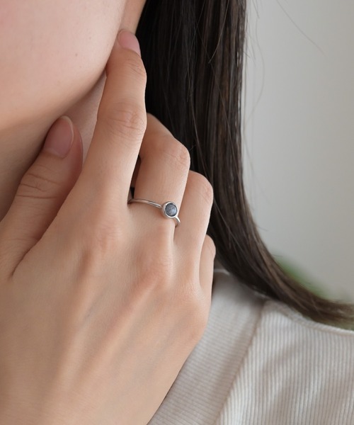 CANAL JEAN(キャナルジーン)の「Pt stoneプチリング(リング・レディース・グレー/グリーン/ホワイト/ベージュ・ONE SIZE)」の3枚目の写真