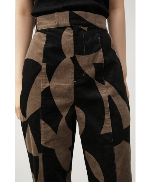 AZUL by moussy(アズールバイマウジー)の「GEOMETRIC FLARE PT/ジオメトリックフレアーパンツ(その他パンツ・レディース・ブラウン系その他/ホワイト系その他・SMALL/MEDIUM)」の18枚目の写真