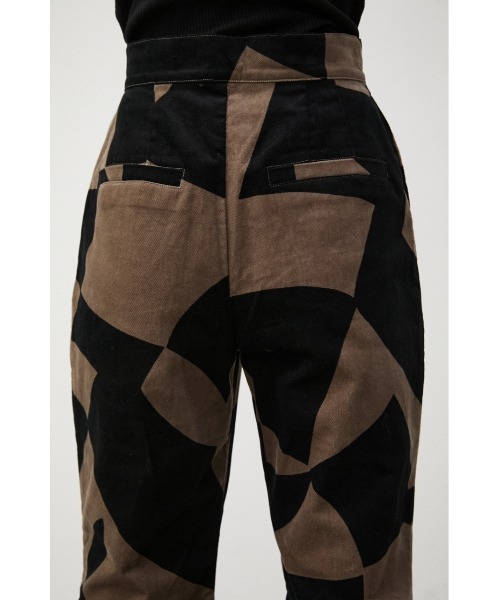 AZUL by moussy(アズールバイマウジー)の「GEOMETRIC FLARE PT/ジオメトリックフレアーパンツ(その他パンツ・レディース・ブラウン系その他/ホワイト系その他・SMALL/MEDIUM)」の19枚目の写真