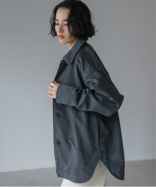 TENTO(テント)の「ステンカラー ビーバーショートコート(ステンカラーコート・レディース・ベージュ/チャコールグレー・38/36)」の6枚目の写真