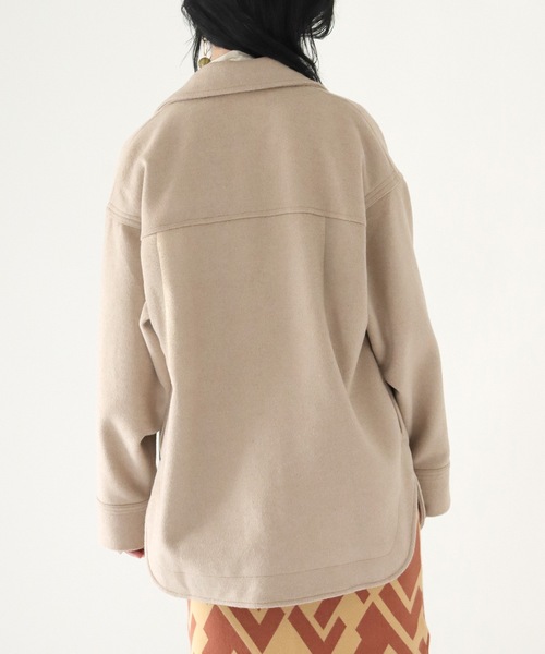 TENTO(テント)の「ステンカラー ビーバーショートコート(ステンカラーコート・レディース・ベージュ/チャコールグレー・38/36)」の11枚目の写真