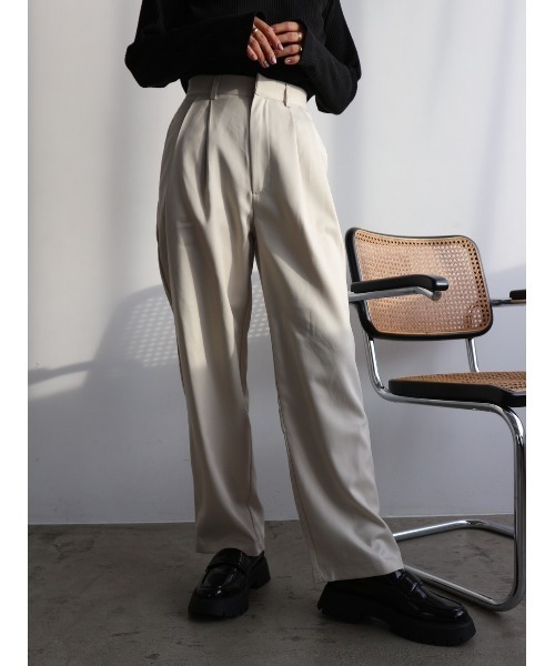 TRUNC(トランクエイティーエイト)の「Two Tuck Straight Slacks(スラックス・レディース・ブラック/ベージュ/アイボリー・FREE)」の2枚目の写真