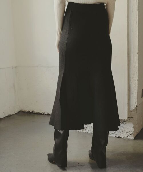 Kari & lili(カウリアンドリィリィ)の「mermaid knit sk(スカート・レディース・ダークグレー/ブラック/ベージュ・FREE)」の5枚目の写真