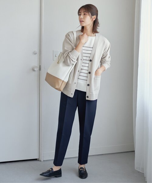 ikka（イッカ）の「GOKU楽 Vネックニットカーディガン（カーディガン/ボレロ・レディース・グリーン/ライトグレー/ネイビー・M/L）」の6枚目の写真