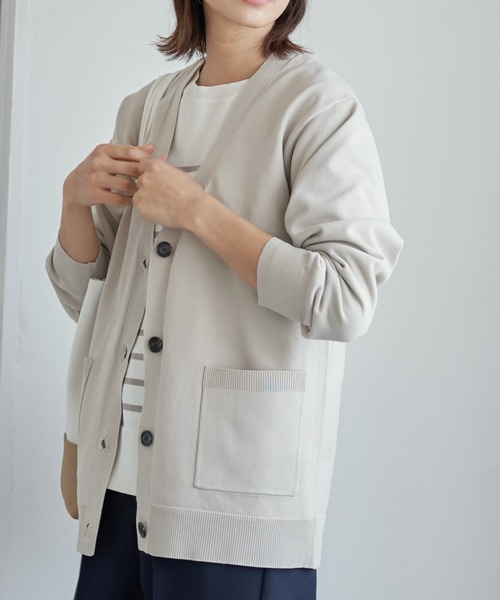 ikka（イッカ）の「GOKU楽 Vネックニットカーディガン（カーディガン/ボレロ・レディース・グリーン/ライトグレー/ネイビー・M/L）」の2枚目の写真