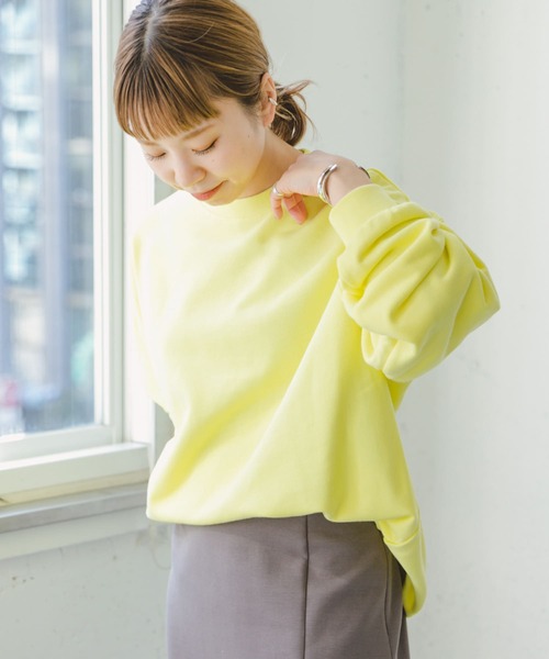 ITEMS URBANRESEARCH(アイテムズ アーバンリサーチ)の「カラースウェットオーバーサイズプルオーバー(スウェット・メンズ・イエロー/オフホワイト/ブルー/ブラック/グリーン/レッド・MEDIUM/LARGE)」の6枚目の写真