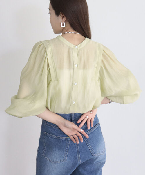 fredy emue(フレディエミュ)の「前開きギャザースリーブブラウス(シャツ/ブラウス・レディース・ブラック/アイボリー/サックスブルー/ラベンダー/ライトグリーン・38)」の10枚目の写真