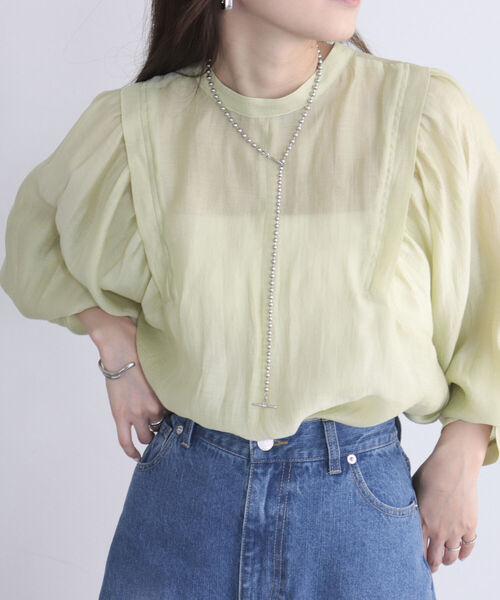 fredy emue(フレディエミュ)の「前開きギャザースリーブブラウス(シャツ/ブラウス・レディース・ブラック/アイボリー/サックスブルー/ラベンダー/ライトグリーン・38)」の13枚目の写真