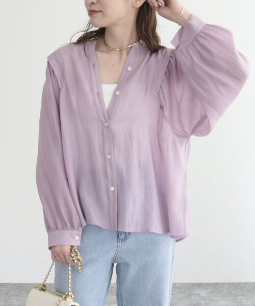 fredy emue(フレディエミュ)の「前開きギャザースリーブブラウス(シャツ/ブラウス・レディース・ブラック/アイボリー/サックスブルー/ラベンダー/ライトグリーン・38)」の17枚目の写真