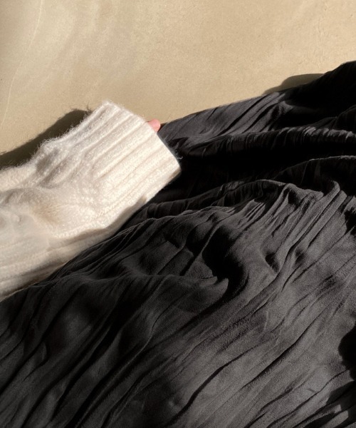 SEN TOKYO(セントーキョー)の「ふわっとエアリー。レトロプリーツミドル丈スカート(スカート・レディース・ブラック/アイボリー・FREE)」の13枚目の写真