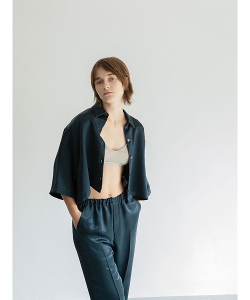 enchainement（アンシェヌマン）の「Satin Clopped Shirt