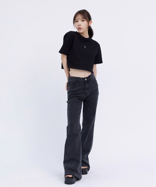 17HR（セブンティーンアワーズ）の「ロゴ刺繍クロップドT（T