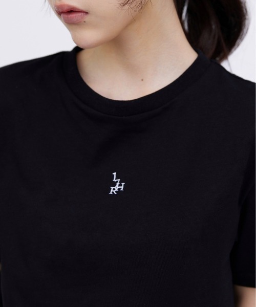 17HR（セブンティーンアワーズ）の「ロゴ刺繍クロップドT（T