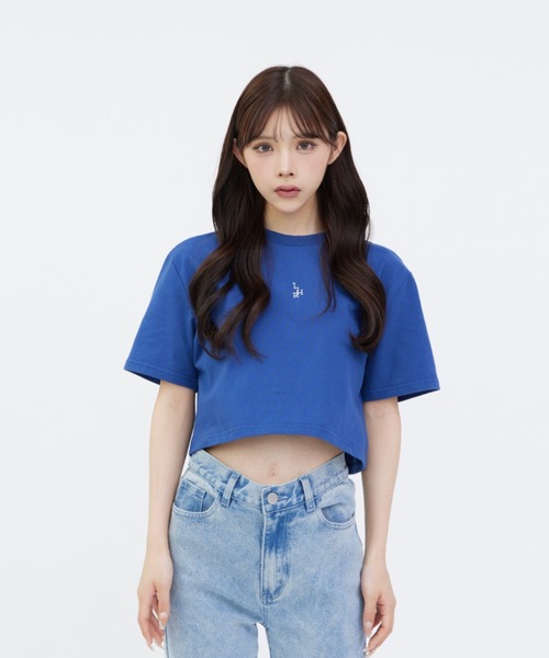 17HR（セブンティーンアワーズ）の「ロゴ刺繍クロップドT（Tシャツ/カットソー・レディース・ホワイト/ブラック/ブルー・FREE）」の4枚目の写真