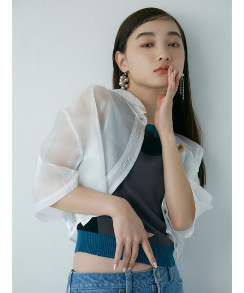 MURUA（ムルーア）の「ハーフスリーブシャイニーシアーシャツ（シャツ/ブラウス・レディース・ホワイト/ブラック/カーキ・FREE）」の8枚目の写真