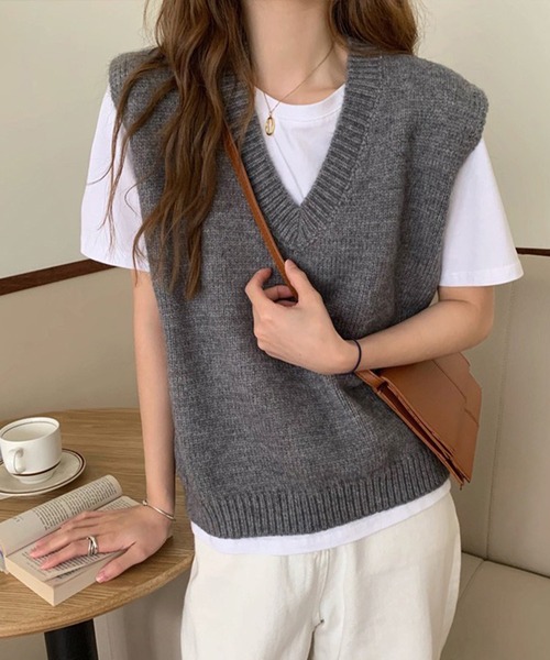 ROOPTOKYO（ループトウキョウ）の「▲Ｖ Neck Slit Knit Vest / ブイネック スリット ニットベスト（ベスト・メンズ・ブラック/グレー/レッド/イエロー/ライトベージュ・S/M）」の3枚目の写真