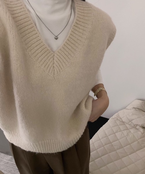 ROOPTOKYO（ループトウキョウ）の「▲Ｖ Neck Slit Knit Vest / ブイネック スリット ニットベスト（ベスト・メンズ・ブラック/グレー/レッド/イエロー/ライトベージュ・S/M）」の16枚目の写真