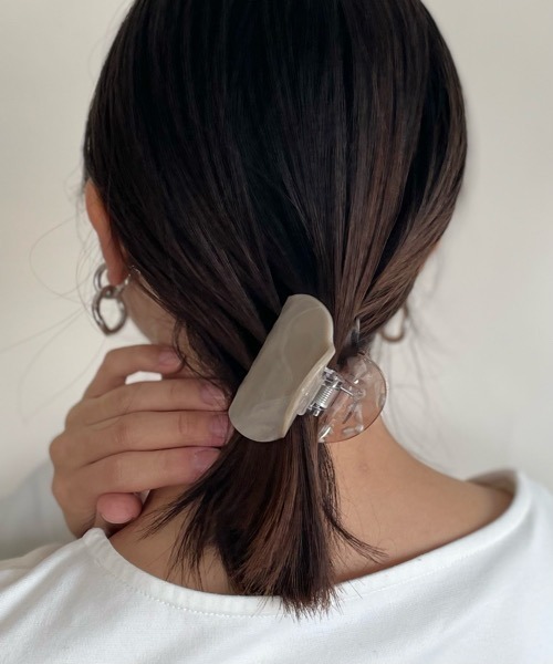 tone(トーン)の「【Kukulu TOKYO】ツートン ハート バンスクリップ(バレッタ/ヘアクリップ・レディース・ホワイト系その他/グリーン系その他/グレー系その他/オレンジ系その他/ピンク系その他/パープル系その他/ブラウン系その他・FREE)」の2枚目の写真