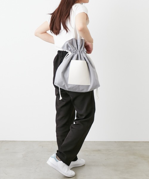 Actually（アクチュアリー）の「ナイロン 2WAYトート（トートバッグ・レディース・グレー/ブラック/ベージュ・フリー）」の6枚目の写真