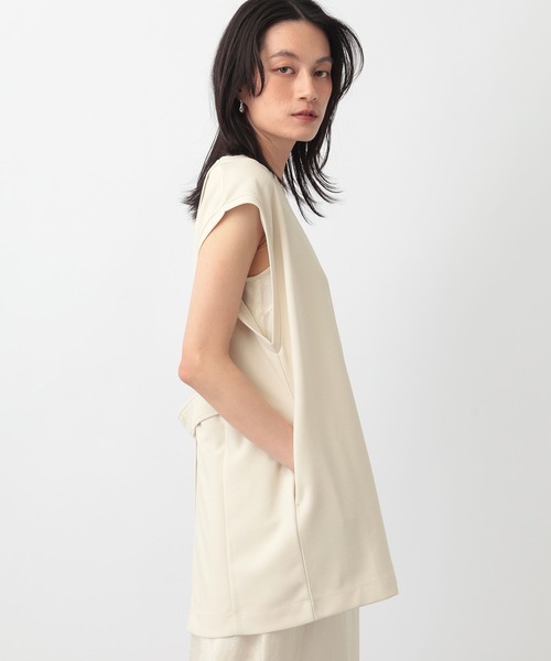 A part by（アパートバイ）の「カットVネックプルオーバーベスト（ベスト・レディース・ブラック/ブラウン/アイボリー・FREE）」の4枚目の写真