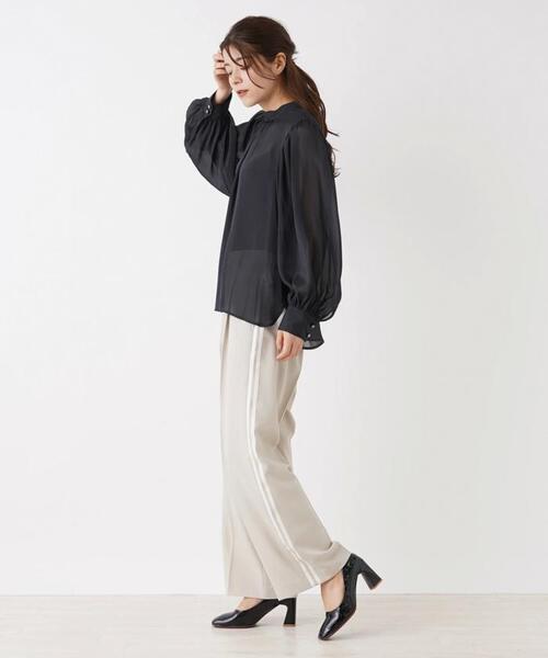 BEATRICE（ベアトリス）の「【BEATRICE】シルキーパフスリーブブラウス（シャツ/ブラウス・レディース・ブラウン/ブラック・2）」の16枚目の写真