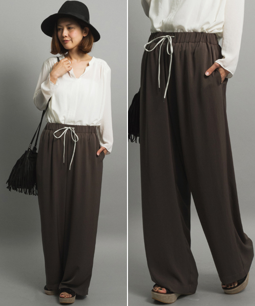 AMERICAN RAG CIE(アメリカンラグシー)の「AMERICAN RAG CIEピーチサテンワイドパンツ/211-LAN-B5303【WEB限定】(その他パンツ・レディース・ブルー/オリーブ/ブラック・FREE)」の1枚目の写真