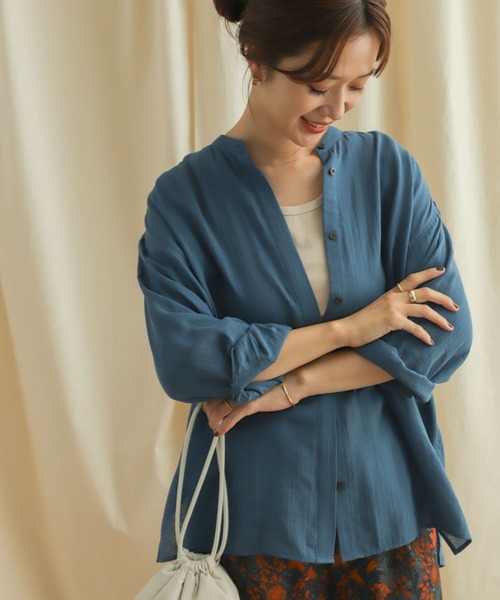 URBAN RESEARCH DOORS（アーバンリサーチドアーズ）の「ダブルガーゼバンドカラーシャツ（シャツ/ブラウス・レディース・チャコールグレー/ベージュ/ブルー・MEDIUM）」の3枚目の写真