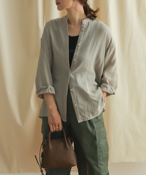 URBAN RESEARCH DOORS（アーバンリサーチドアーズ）の「ダブルガーゼバンドカラーシャツ（シャツ/ブラウス・レディース・チャコールグレー/ベージュ/ブルー・MEDIUM）」の10枚目の写真